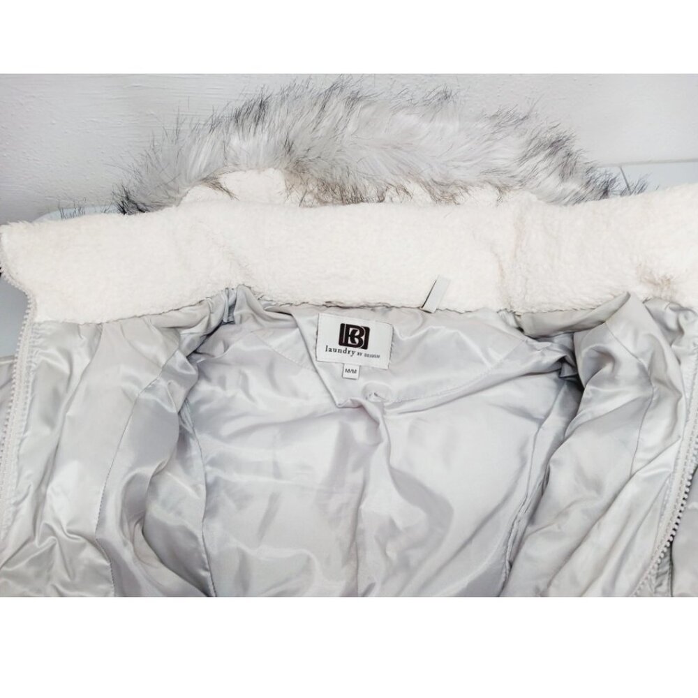 Long winter puffer coat with duffle button design with a zip closure - Picture 9 of 15